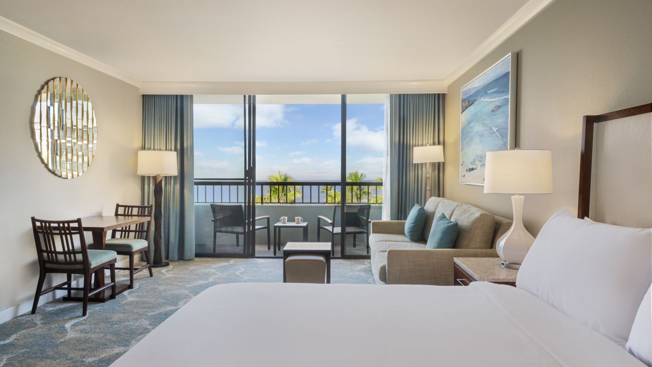 Guest Bedroom, Maui Wing